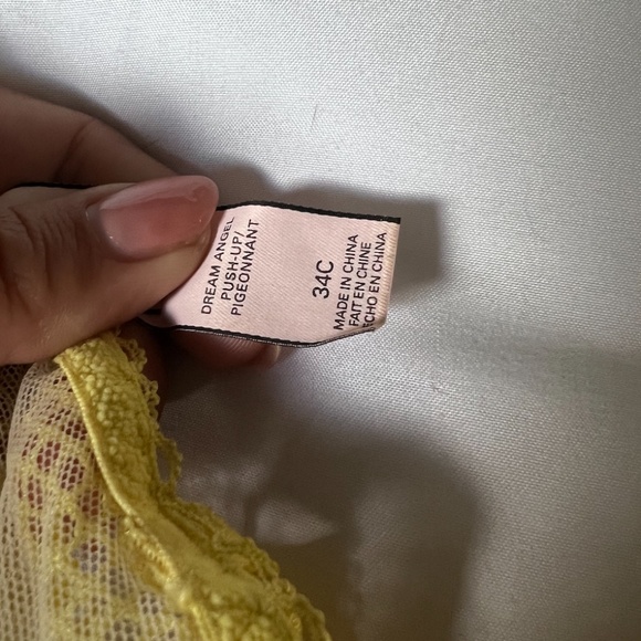 Victoria's Secret Dream-Angel Push-up 34C - Picture 2 of 2